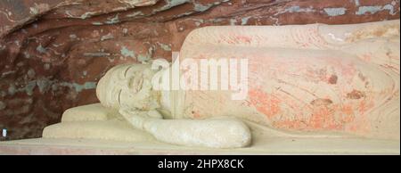 LANZHOU, CHINE - statues de Bouddha au Temple de Bingling Cave (site classé au patrimoine mondial de l'UNESCO). Un temple célèbre à Lanzhou, Gansu, Chine. Banque D'Images