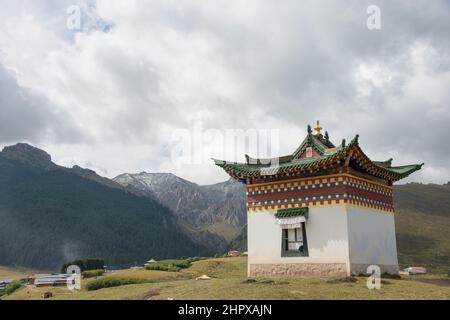 LANGMUSI, CHINE - Sertri Gompa (Dacanglangmu Saichisi). Une célèbre Lamasery à Langmusi, Gansu, Chine. Banque D'Images