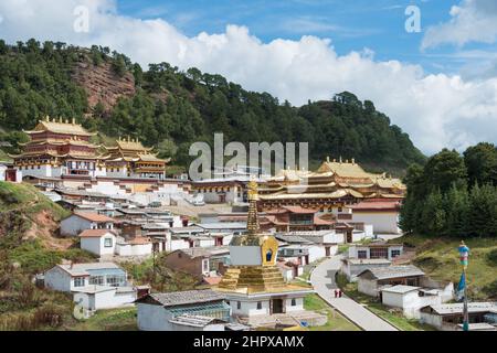 LANGMUSI, CHINE - Sertri Gompa (Dacanglangmu Saichisi). Une célèbre Lamasery à Langmusi, Gansu, Chine. Banque D'Images