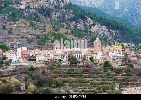 Vue panoramique sur Puebla de Arenoso. Village dans la province de Castellón, Comunidad Valenciana, Espagne Banque D'Images