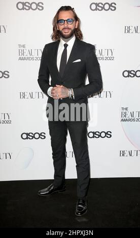 22 févr. 2022 - Londres, Angleterre, Royaume-Uni - Pete Wicks participe aux Beauty Awards 2022 avec ASOS, Magazine London, Greenwich Peninsula, Londres Banque D'Images