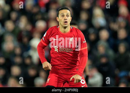 Liverpool, Royaume-Uni. 23rd févr. 2022. Thiago Alcantara #6 de Liverpool à Liverpool, Royaume-Uni le 2/23/2022. (Photo de Conor Molloy/News Images/Sipa USA) crédit: SIPA USA/Alay Live News Banque D'Images