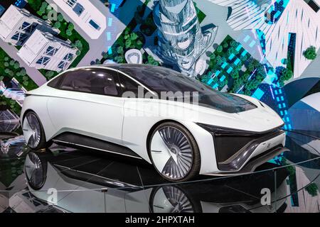 Exposition de voitures « Kun » du concept de moteur SAIC chinois à l'intérieur du pavillon de la Chine dans le quartier Opportunity à l'exposition Dubai Expo 2020, Émirats arabes Unis. Banque D'Images