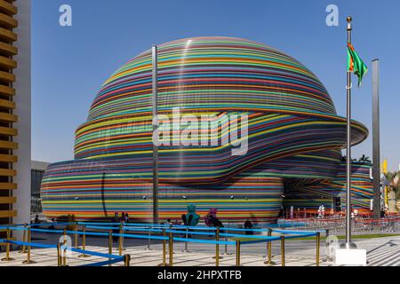 Le pavillon russe coloré dans le quartier de la mobilité à l'EXPO 2020 de Dubaï aux Émirats arabes Unis. Banque D'Images