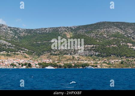La ville de bol sur l'île de Brac en Croatie pendant l'été Banque D'Images
