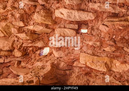 Les impressions des empreintes digitales des constructeurs dans la boue d'adobe dans la ruine de Beef Basin Wash dans le sud-est de l'Utah. Cette falaise ancestrale de Puebloan dwelli Banque D'Images