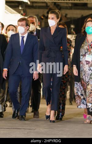 José Luis Martínez-Almeida et la Reine Letizia ont assisté à l'inauguration de l'édition 41st de la Foire internationale d'art contemporain-ARCO, à l'IFEMA, Madrid. Après l'exception de l'édition précédente de juillet de l'année dernière en raison de la pandémie, ARCO retourne cette année à ses dates habituelles de février - du 23 au 27 février de ce mois. L'édition de cette année de la Foire d'art contemporain présente un total de 185 galeries de 30 pays (61 pour cent de présence internationale). De toutes, 159 galeries participeront au programme général. Banque D'Images