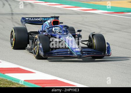 Montmelo, Espagne. 24th févr. 2022. Formule 1: Essai d'ouverture au circuit de Catalunya à Barcelone, jour 2: Nicholas Latifi du Canada de Team Williams est sur la bonne voie. Credit: Hasan Bratic/dpa/Alay Live News Banque D'Images