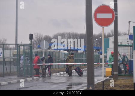 Rostov, Russie. 24th févr. 2022. Les réfugiés de Donbass arrivent dans la région de Rostov, en Russie, le 24 février 2022. Credit: Andrey Bok/Xinhua/Alay Live News Banque D'Images