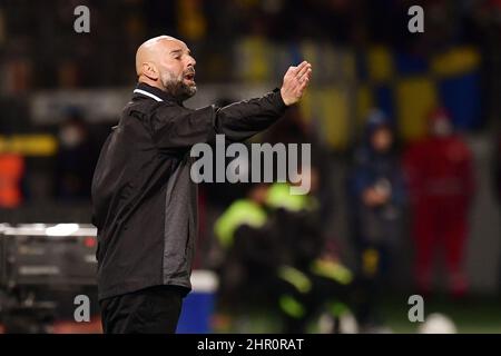 Frosinone, Italie. 23rd févr. 2022. Frosinone, 23th février 2022 Stade Benito Stirpe football italien Serie B BKT 2021-2022 Match Frosinone Calcio vs Reggina 1914 25th journée de championnat en photo: L'entraîneur de Reggina 1914 Roberto Stellone crédit: Agence de photo indépendante/Alamy Live News Banque D'Images