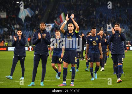 Roma, Italie. 24th févr. 2022. Kepler Laveran Lima Ferreira Pepe du FC Porto après la victoire dans l'Europa League Knock-out disputez le match de football de deuxième jambe entre SS Lazio et le FC Porto au stade Olimpico à Rome (Italie), le 24th février 2021. Photo Antonietta Baldassarre/Insidefoto Credit: Insidefoto srl/Alay Live News Banque D'Images