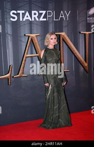 Lauren Lyle se présente à l'exposition des costumes de première saison « Outlander » six au Royal Albert Hall, Londres, Royaume-Uni, le 24th 2022 février. Banque D'Images