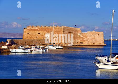 Forteresse de Koules à l'entrée du vieux port d'Héraklion, Grèce, Crète, Héraklion Banque D'Images
