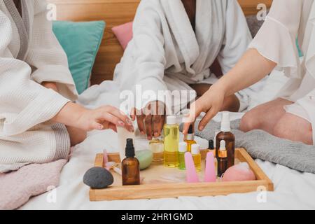 L'ensemble des produits naturels de soin de la peau au spa Banque D'Images