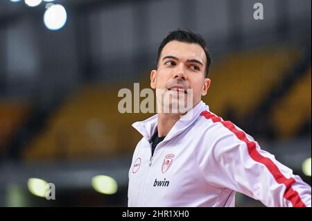 ATHÈNES, GRÈCE - FÉVRIER 24: Kostas Sloukas, #11 de l'Olympiacos Pirée pendant la saison régulière de l'Euroligue Turkish Airlines Round 27 match entre Olympiacos Pirée et AX Armani Exchange Milan au stade de la paix et de l'amitié le 24 février 2022 à Athènes, Grèce. Crédit: Stefanos Kyriazis/Alay Live News Banque D'Images