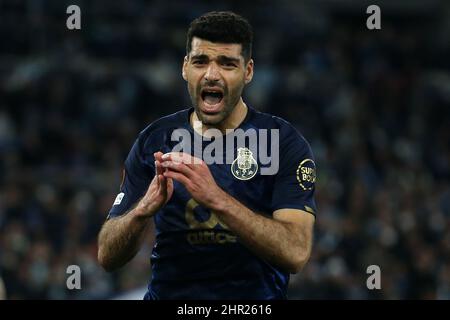 Rome, Italie. 24th févr. 2022. Mehdi Taremi (Porto) célèbre après qu'il a mis une pénalité pendant le Knockout round play-offs du match Europa League entre SS Lazio vs Futebol Clube do Porto au Stadio Olimpico le 24 février 2022 à Rome, Italie. (Credit image: © Giuseppe Fama/Pacific Press via ZUMA Press Wire) Banque D'Images