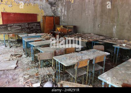 Ukraine, dans la zone restreinte et inhabitable de 30 kilomètres autour de la centrale de Tchernobyl et du camp de travail de Pripyat, salle de classe Banque D'Images