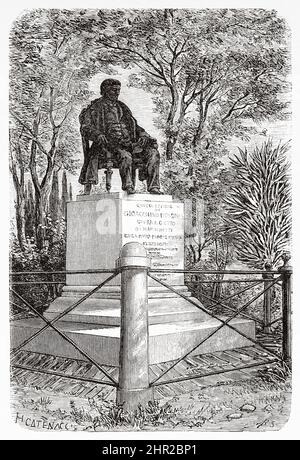 Statue de Gioacchino Antonio Rossini de Carlo Marochetti, cour du conservatoire de musique Conservatorio Statale di Musica Gioachino Rossini, Pesaro, région des Marches, Italie. Voyage de Ravenne à Otranto par Charles Yriarte Banque D'Images