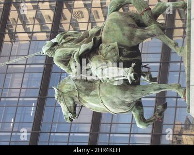 Un gaucho à cheval dans la ville. Monument au gaucho Banque D'Images