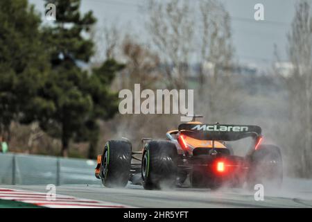Barcelone, Espagne. 25th févr. 2022. Barcelone, Espagne. 25th févr. 2022. Daniel Ricciardo (AUS) McLaren MCL36. 25.02.2022. Test de Formule 1, troisième jour, Barcelone, Espagne. Vendredi. Le crédit photo devrait se lire: XPB/Alamy Live News. Crédit : XPB Images Ltd/Alamy Live News Banque D'Images