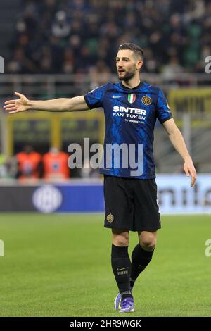 Italie, Milan, février 20 2022 : Roberto Gagliardini (Inter milieu de terrain) donne des conseils à ses coéquipiers pendant la première moitié du match de football FC INTER vs SASSUOLO, Serie A 2021-2022 day26 San Siro Stadium (photo de Fabrizio Andrea Bertani/Pacific Press) Banque D'Images