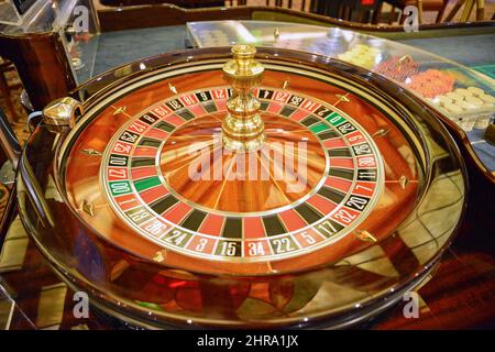 Table de roulette de Casino Royale, Royal Caribbean Cruises 'Jewel of the Seas", navire de croisière de la mer Baltique, Europe Banque D'Images