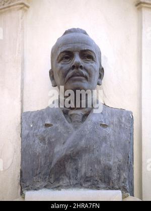 MONUMENTO A LOS SAINEETEROS Y CHISPEROS MADRILEÑOS- 1913 - DET BUSTO DE RICARDO DE LA VEGA. AUTEUR: COULLOUT VALERA LORENZO. Emplacement : EXTÉRIEUR. MADRID. ESPAGNE. Banque D'Images