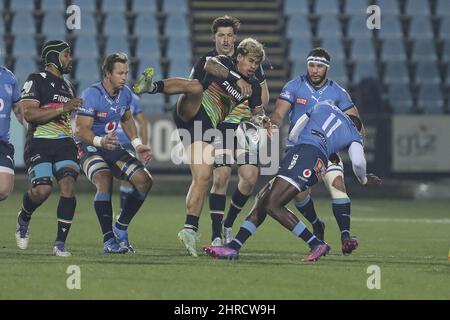 Parme, Italie. 25th févr. 2022. Junior Laloifi (Zebre) saute pour le ballon pendant Zebre Rugby vs Vodacom Bulls, United Rugby Championship Match à Parme, Italie, février 25 2022 crédit: Independent photo Agency/Alay Live News Banque D'Images