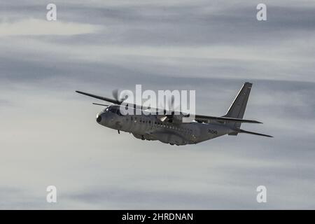 Vue sur un avion de l'armée espagnole dans la base. Casa C-295 Banque D'Images