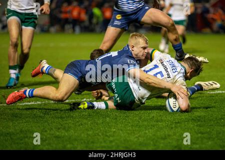 Manchester, Royaume-Uni. 25th févr. 2022. 25th février 2022 ; AJ Bell Stadium, sale, Angleterre ; Gallagher Premiership rugby, Vente versus London Irish: James Stokes of London Irish a Try Credit: Action plus Sports Images/Alay Live News Banque D'Images