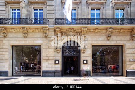 Façade de l'Apple Store à Paris, France Banque D'Images