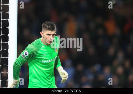 23rd février 2022 ; Turf Moor, Burnley, Lancashire, Angleterre ; Premier League football, Burnley contre Tottenham Hotspur ; le gardien de but de Burnley Nick Pope Banque D'Images