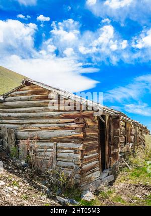 Gros plan sur la cabine des mineurs abandonnés dans l'Idaho, aux États-Unis Banque D'Images