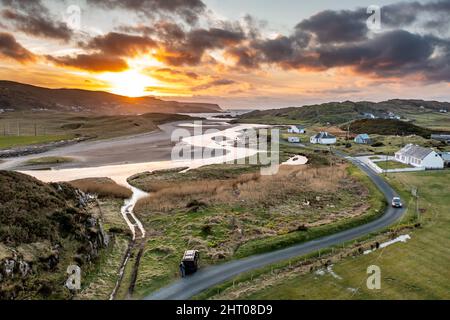 Vue aérienne de Glen Bay à Glencolummkille dans le comté de Donegal, République d'Irleand. Banque D'Images