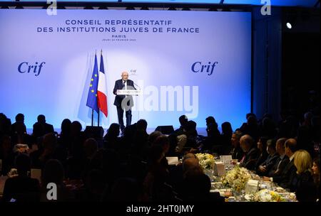 Le Président élu de la CRIF Francis Kalifat prononce un discours lors de la convention nationale de 11th du Conseil représentatif des institutions juives françaises (CRIF) à Paris, le 24 février 2022. Photo de Jacques Witt/Pool/ABACAPRESS.COM Banque D'Images