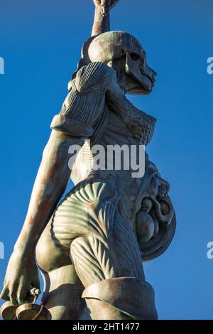 ILFRACOMBE, DEVON, Royaume-Uni - OCTOBRE 19 : vue de la Verité de Damien Hirst au port d'Ilfracombe à Devon le 19 octobre 2013 Banque D'Images