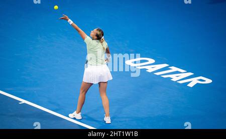 Anet Kontaveit d'Estonie en action contre Jelena Ostapenko de Lettonie lors de la demi-finale de l'Open de Qatar TotalEnergies, tournoi de tennis WTA 1000 du 25 février 2022 2022 au complexe de tennis et de squash de Khalifa à Doha, Qatar - photo: Rob Prange/DPPI/LiveMedia Banque D'Images