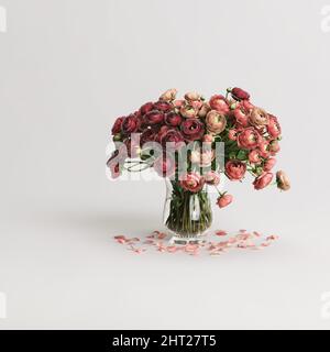 Vase décoratif de camélia rose isolé sur fond clair Banque D'Images