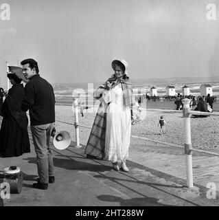 Julie Christie sur le set de «loin de la foule de mounding» à Weymouth, Dorset. 27th septembre 1966. Banque D'Images