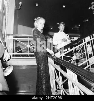 Première de film, répulsion, au Rialto Cinema, Londres, jeudi 10th juin 1965. Notre photo montre ... Catherine Deneuve Banque D'Images