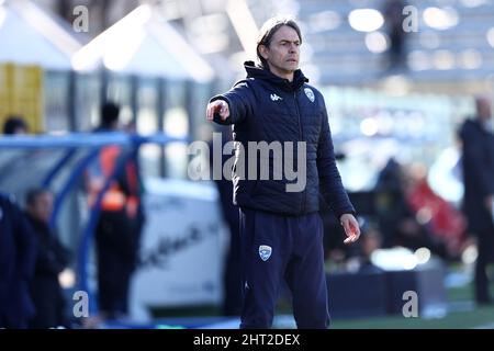 Côme, Italie. 26th févr. 2022. Filippo Inzaghi (Brescia Calcio) gestes pendant Como 1907 vs Brescia Calcio, match de football italien série B à Côme, Italie, février 26 2022 crédit: Agence de photo indépendante/Alamy Live News Banque D'Images