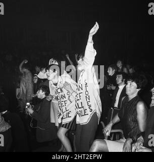 Les Rolling Stones ont donné un coup d'envoi à leur tournée au Royaume-Uni avec un concert au Royal Albert Hall.23rd septembre 1966 Banque D'Images