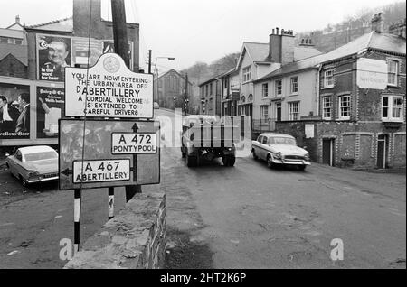 Abertillery, la plus grande ville de la vallée d'Ebbw Fach dans ce qui était le comté historique de Montockshire, aujourd'hui comté de Gwent. 17th février 1965. Banque D'Images