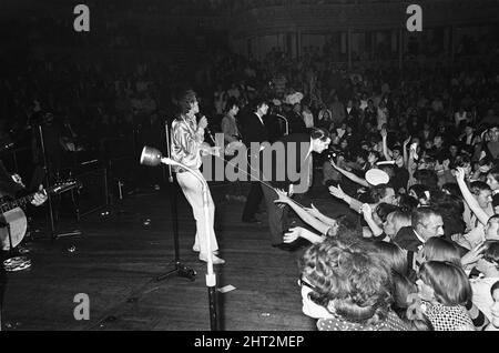 Les Rolling Stones ont donné un coup d'envoi à leur tournée au Royaume-Uni avec un concert au Royal Albert Hall.23rd septembre 1966 Banque D'Images