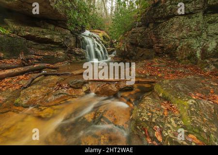 Belle photo des Blue Hole Falls à l'automne dans le Tennessee Banque D'Images