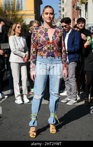 Milan, Italie: 25 février 2022: Valentina Ferragni arrive à la semaine de la mode de Milan, automne/hiver 2022/2023, Etro show Banque D'Images