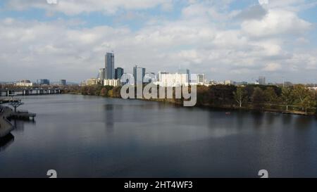 Austin, Texas, États-Unis. 27 décembre 2021. Coucher de soleil à {City}, {State}. Le temps à Austin s'est enfin stabilisé. Après un mois de décembre anormalement chaud, Janu Banque D'Images