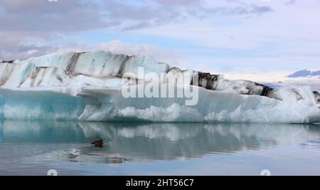 Ile - Jökulsárlón - Gletscherflusslagune / Islande - Jökulsárlón - Galcier / Banque D'Images