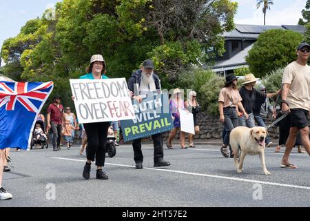 Tauranga Nouvelle-Zélande - février 26 2022; les populations locales participant à la lutte contre la pandémie de covid protègent mars. Banque D'Images