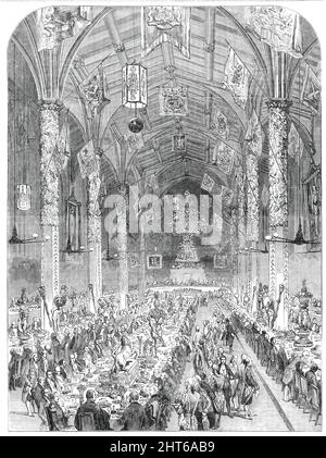 Le banquet dans le Guildhall à York, 1850. « À sept heures, son Altesse Royale le Prince Albert, accompagné du maire de York, est entré dans la salle au milieu des acclamations bruyantes de la société assemblée. Son Altesse Royale semblait être frappé avec le magnifique coup d'œil... après que la grâce ait été prononcée à la fin comme au début du banquet par le révérend Canon Trevor, "la coupe affectueuse" a été passée, Après l'accueil habituel donné au nom du maire Lord à tous ses invités, dans la mode civique habituelle, par M. Harker, le toastmaster de Londres, et un floris Banque D'Images